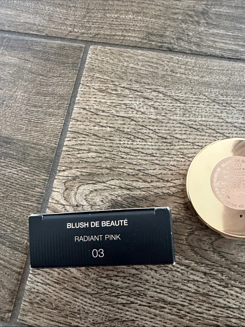 Gucci Blush de Beauté Radiant Pink Luminous Matte Cheek & Eye Powder